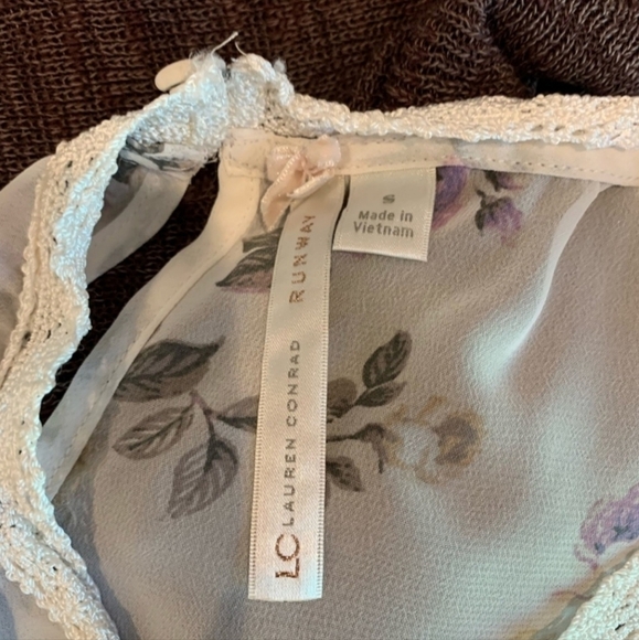 Lauren Conrad Runway Cream Floral Blouse Top Woman's Small S High Neck Feminine - Picture 10 of 13